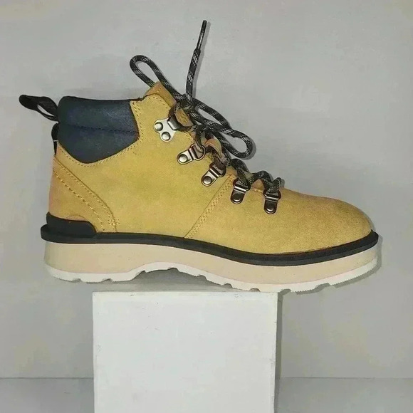 Sorel waterproof women's HI-LINE Hiker boots size 6.5 nwob - Picture 2 of 5